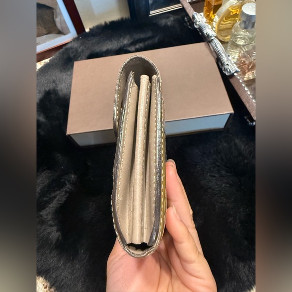 Louis Vuitton Sarah Wallet - Picture 5 of 17